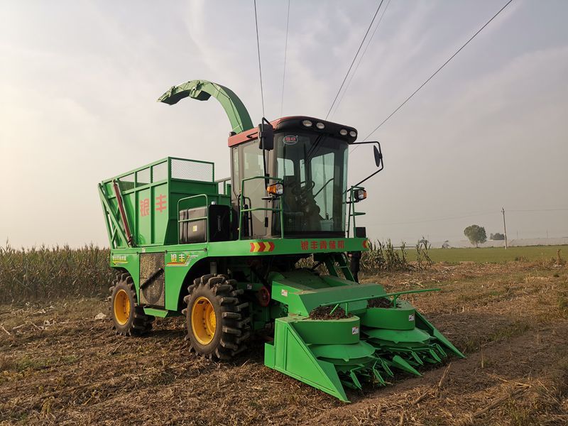 玉米青儲收割機：規范操作，確保安全